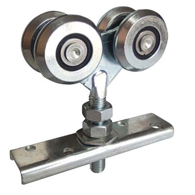 Los cuatro rodillos de plata resbalan los rodillos de puerta colgantes 44m m con la placa del centro de la fragua