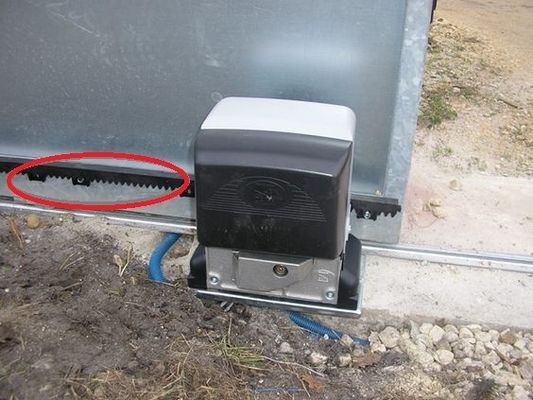 X12 1000 X 30 milímetros de desplazamiento de la puerta del estante del hierro de desplazamiento de la puerta de nilón de acero automático del estante