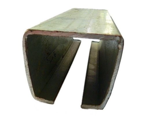 perfil blanco de la pista del piso de la puerta de desplazamiento del cinc 70x59