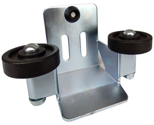 Rodillo de nylon plateado cinc vertido de la astilla del hardware 84m m de los colectores de la puerta del metal de los muebles