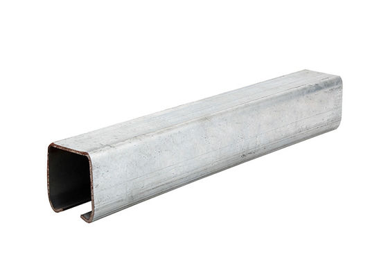 Carril inferior de la pista de la puerta de desplazamiento del acero 235 del hierro para los carros voladizos de la puerta